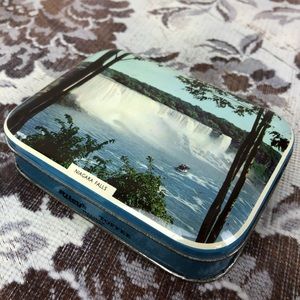 Vintage Candy Tin Niagara Falls Riley’s Toffee